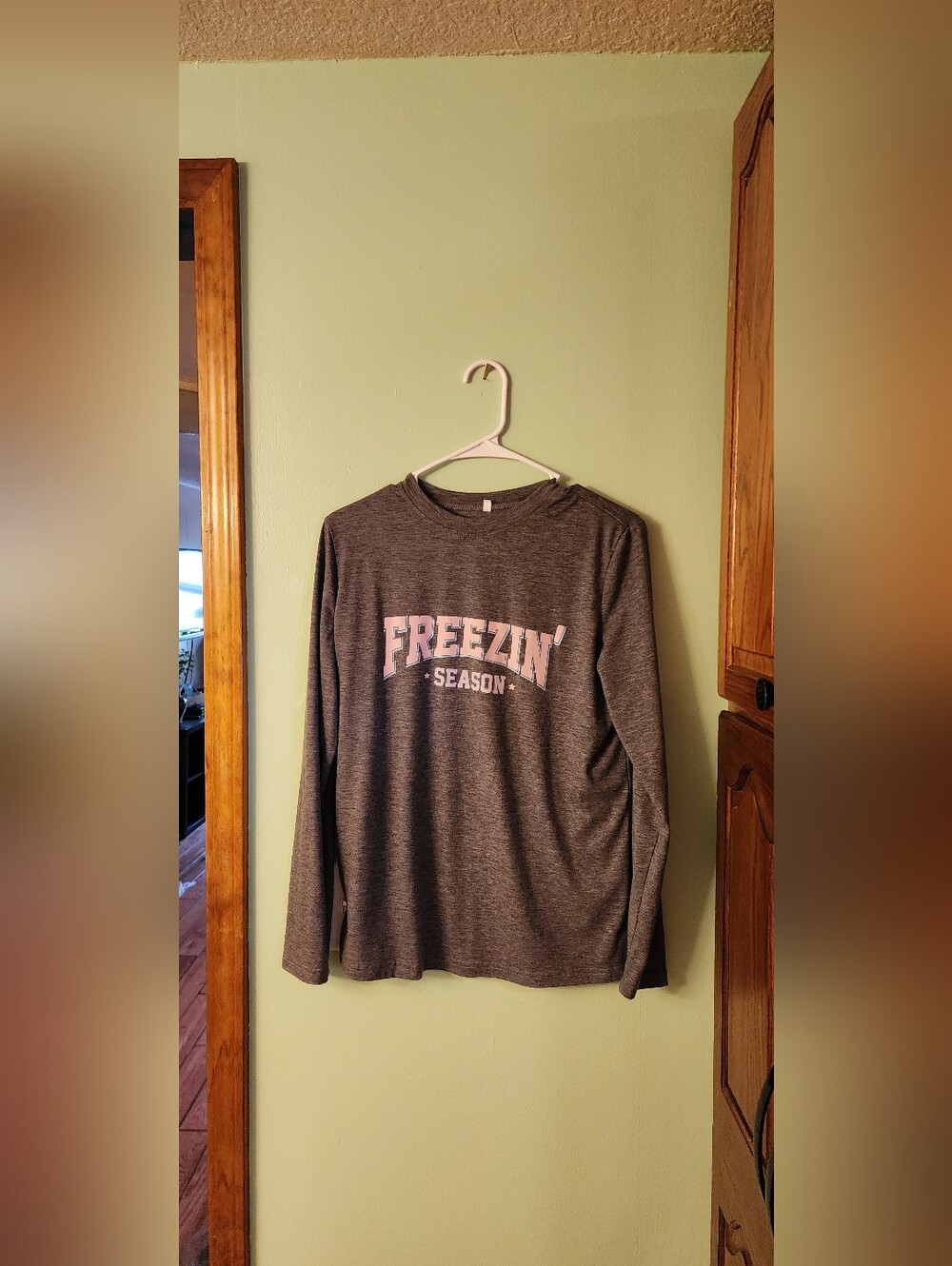 Men's Gray 'Freezin' Season' Long Sleeve Shirt